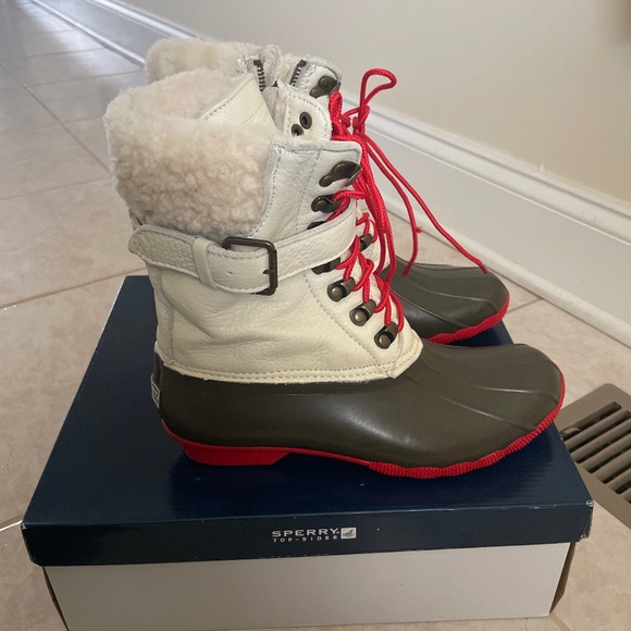 Sperry Snow Boots - Picture 1 of 3